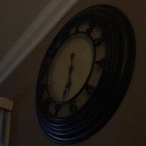 Meet your Posher, Leona